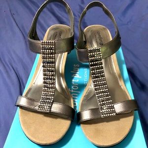 Silver Sandals with some bling 11W